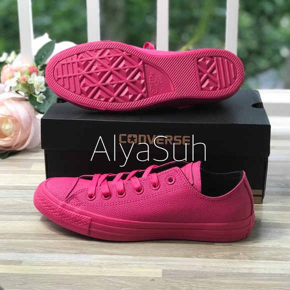 NWT Converse Ctas OX Vivid/Pink WMNS AUTHENTIC - Picture 2 of 7